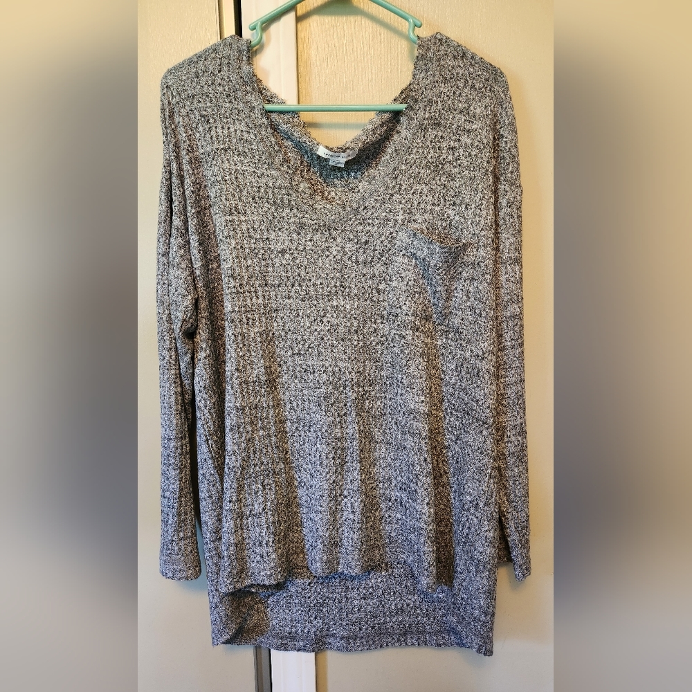 American Eagle - Size Large - Women's light weight waffle long sleeve shirt